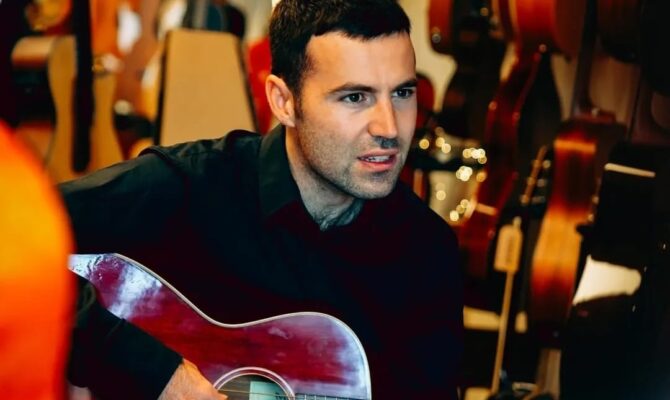 “Moving to Ireland Has Shaped My Creative Journey” Says Singer-songwriter Oscar Peris